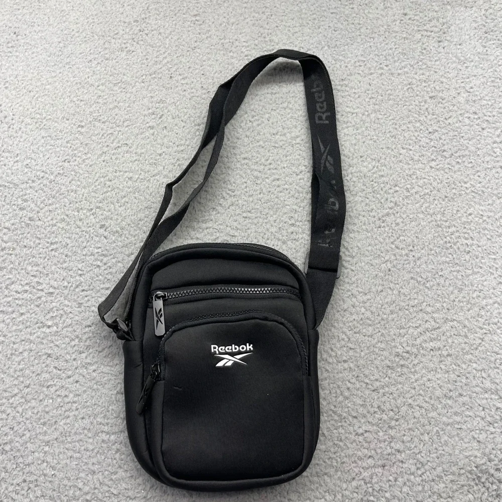 Reebok‎ RWS2C2087TJ Black Crossbody Adjustable Strap Logo 043516 Travel Side Bag